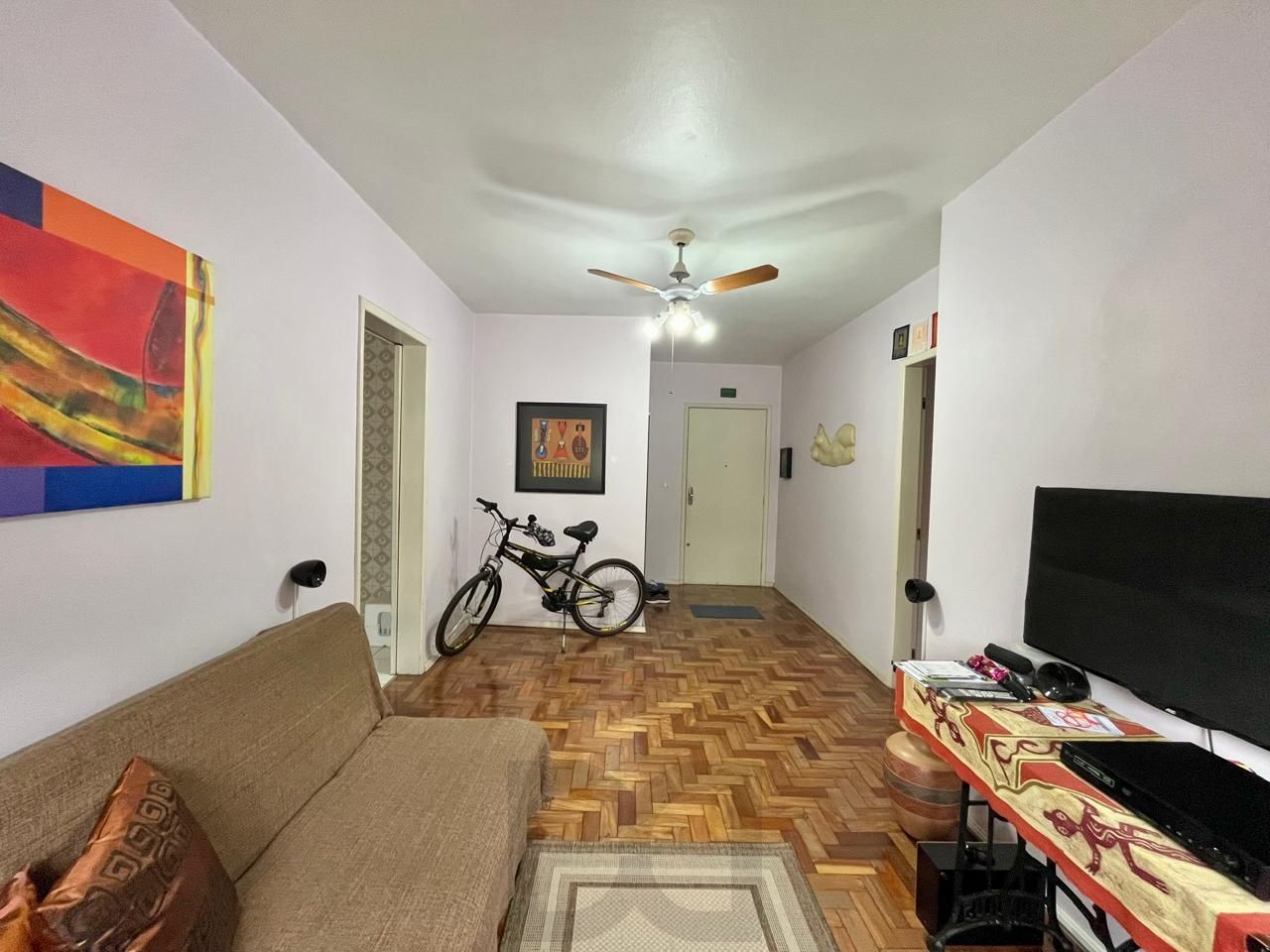 Apartamento a venda no bairro Cristal composto de dois dormitórios — foto 2