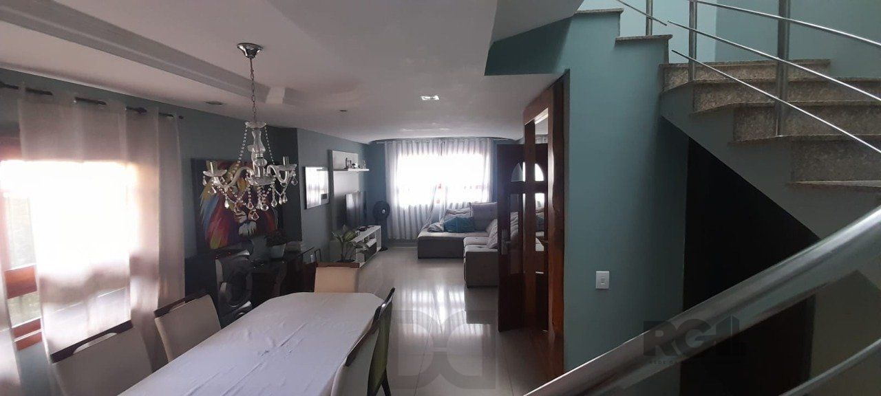 Casa com 03 quartos, sendo 01 suíte, 03 vagas de garagem. — foto 3