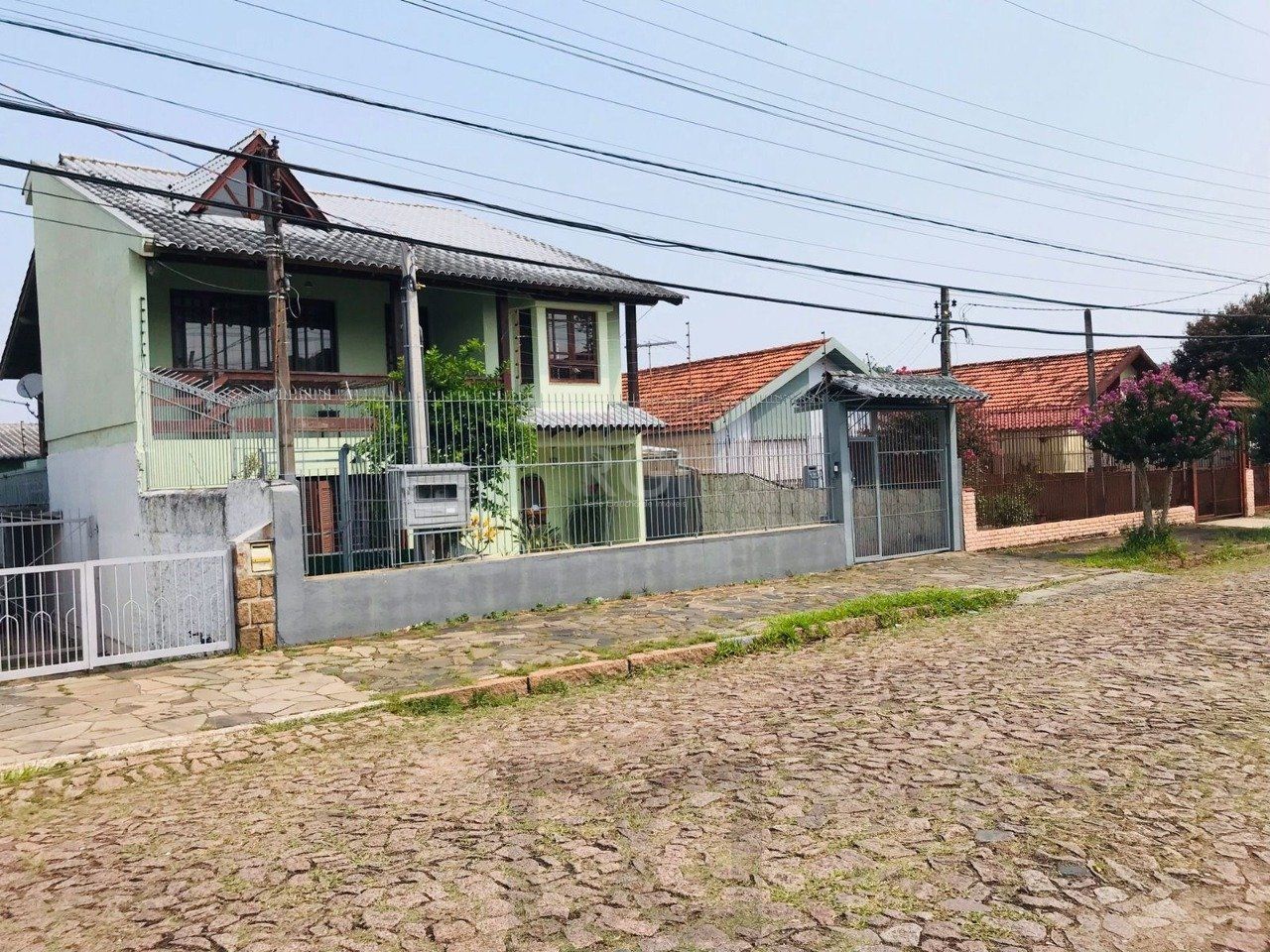 Casa para Venda - 279m², 6 dormitórios, sendo 2 suites, 3 vagas - Cavalhada, Poa — foto 2