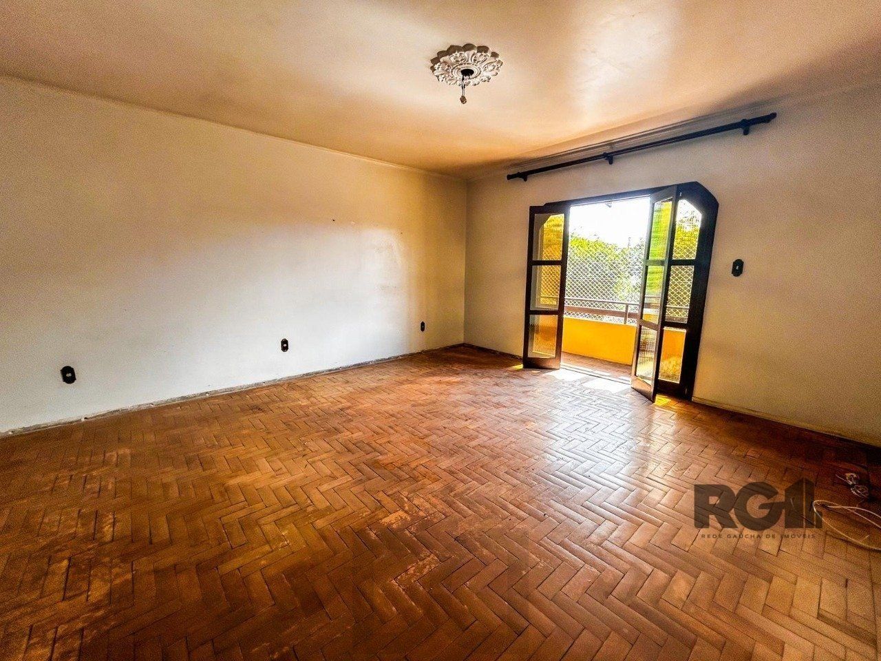 Casa com 2 salas comerciais, 3 quartos, vaga de garagem churrasqueira, suíte, no bairro Cavalhada, Porto Alegre/RS — foto 16