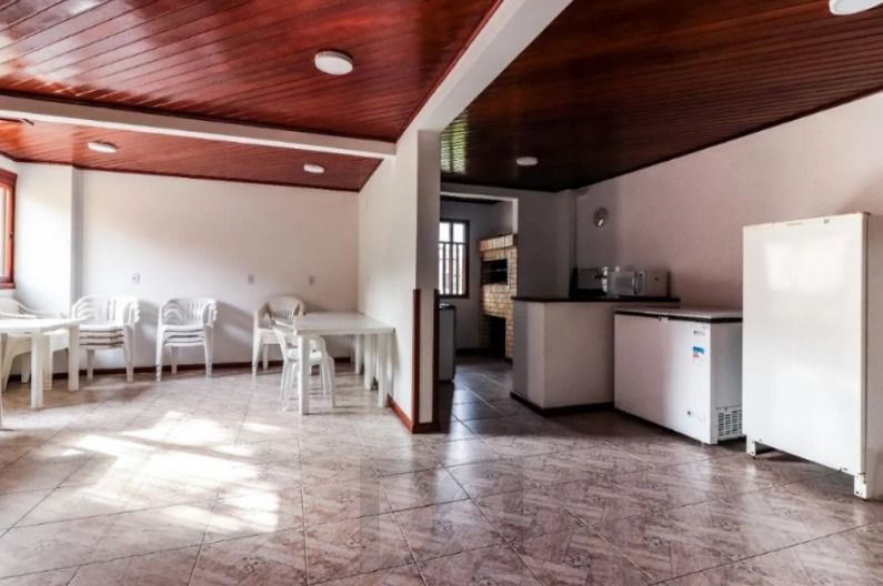 APARTAMENTO DE 1 DORMITÓRIO, CHURRASQUEIRA E 1 VAGA DE GARAGEM, BAIRRO SANTO ANTONIO EM PORTO ALEGRE — foto 18