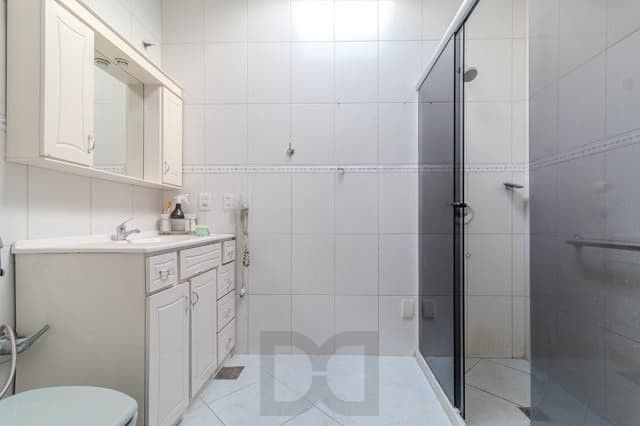 Casa com 04 quartos no Bairro : Partenon em Porto Alegre/RS — foto 12
