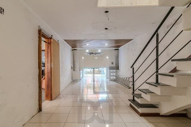 Casa com 04 quartos no Bairro : Partenon em Porto Alegre/RS — foto 23
