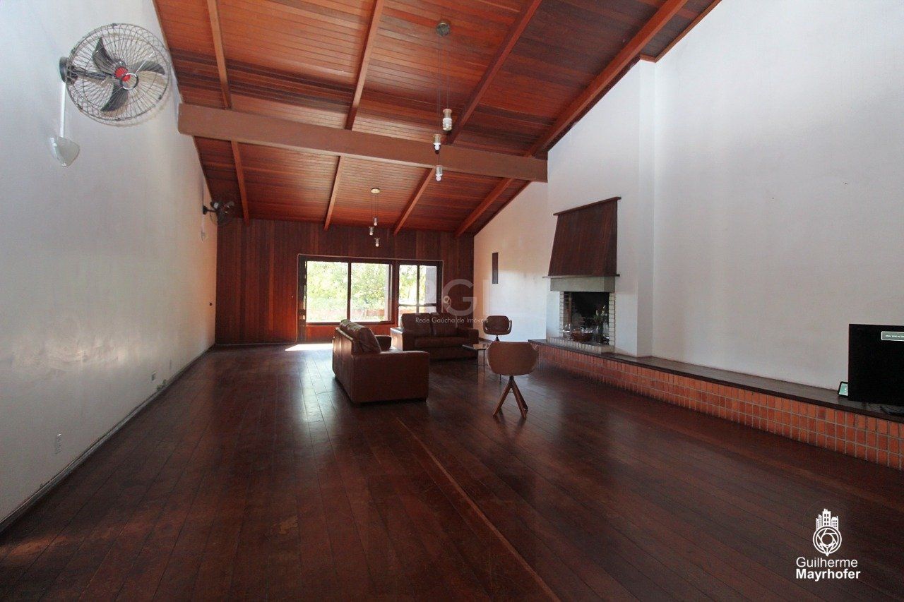 Casa para Venda - 526.64m², 4 dormitórios, sendo 2 suites, 4 vagas - Teresópolis — foto 3