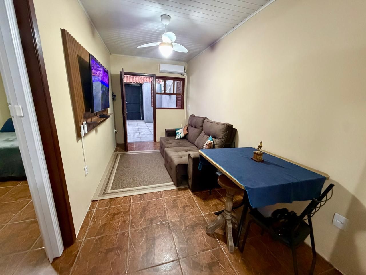 Casa mobiliada dois dormitórios e vaga no bairro Hipica. — foto 7