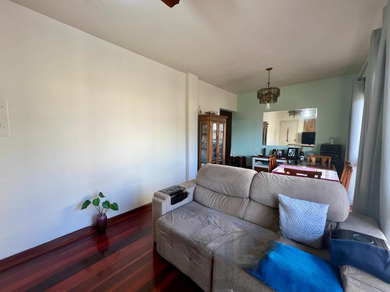 Apartamento 3 dormitorios, 1 suite, 2 vagas de garagem mais dependência de empregada no bairro tristeza. — foto 3