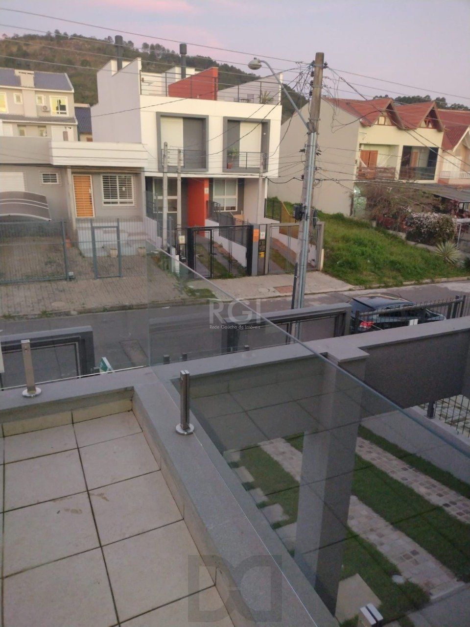 Casa para Venda - 122.96m², 3 dormitórios, sendo 1 suites, 2 vagas - Guarujá — foto 6
