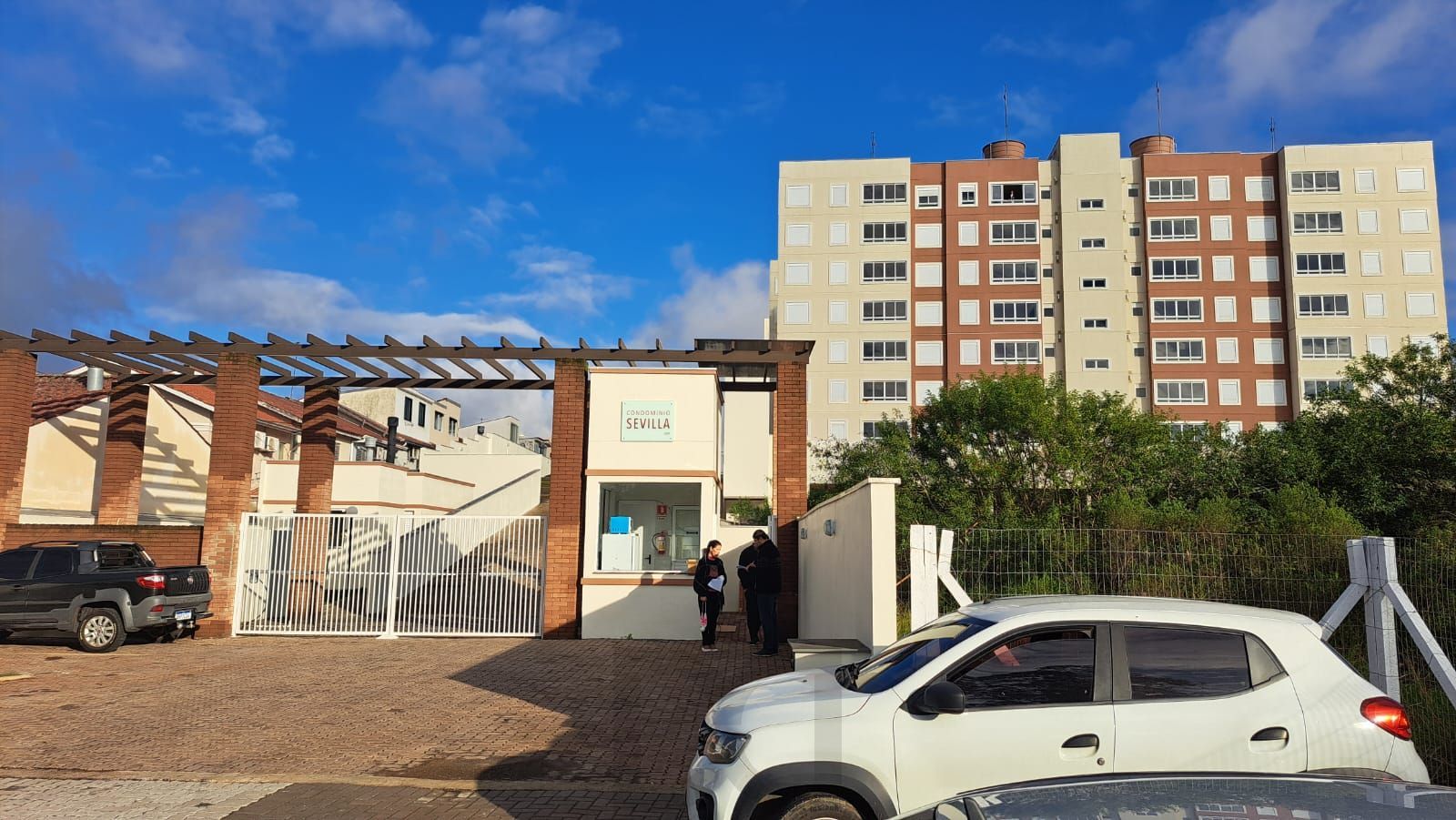 Apartamento com 2 dormitórios, churrasqueira, vaga de garagem, no bairro Parque Santa Fé — foto 1