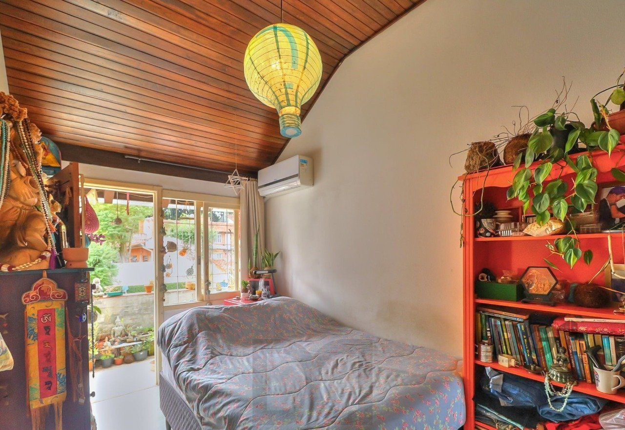 Casa a venda composta de 4 dormitórios no bairro Jardim Isabel em Porto Alegre — foto 17