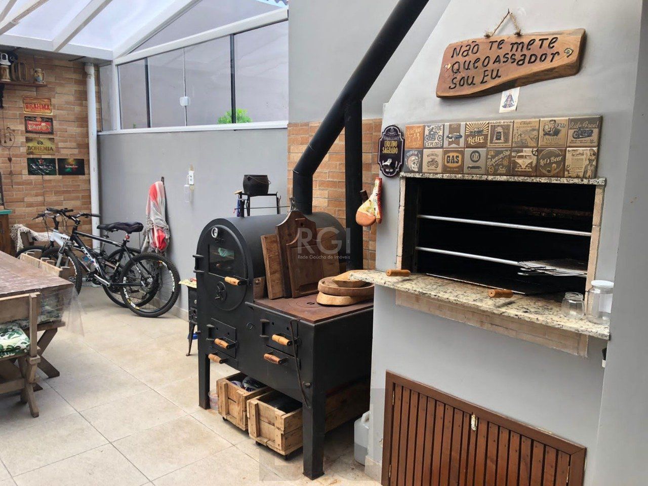 Casa com 3 dormitórios 2 suítes, área gourmet, vaga de estacionamento, Guarujá, Porto Alegre RS — foto 16