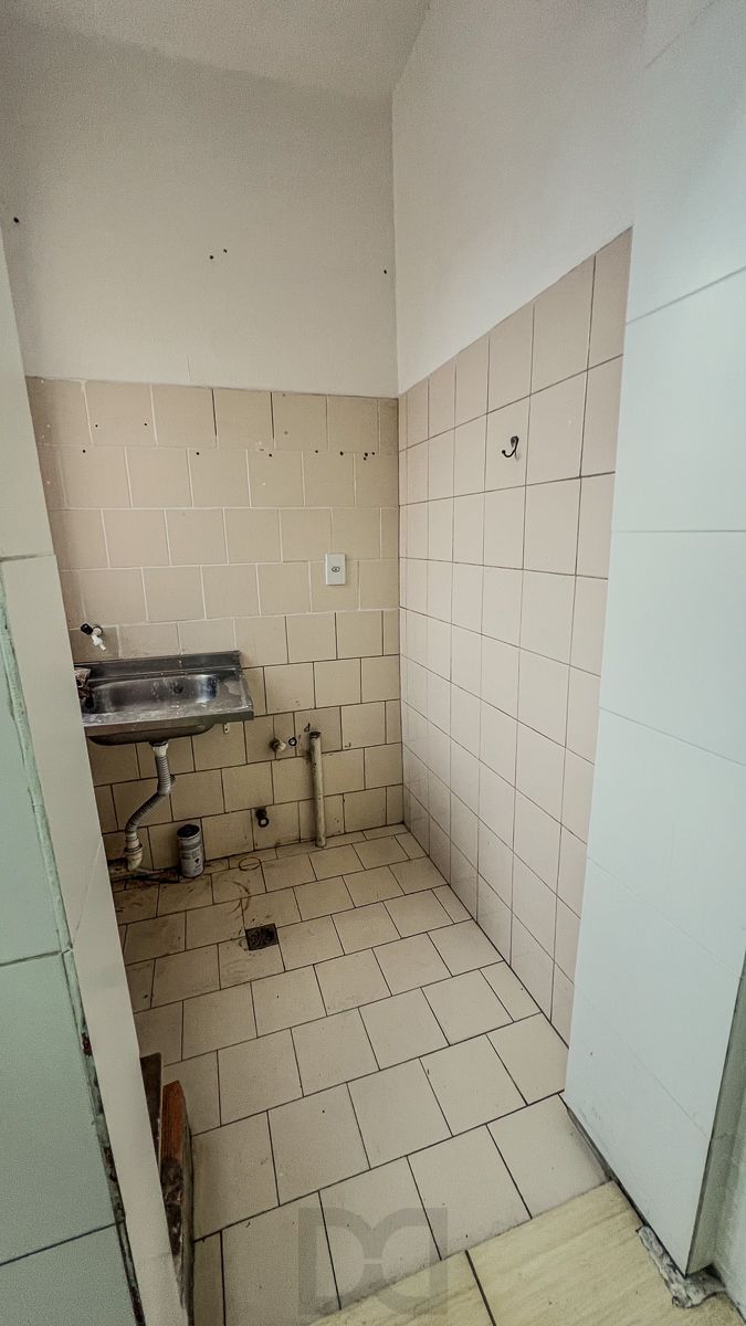 Apartamento com 02 quartos e 01 vaga, no Bairro Navegantes em Porto Alegre — foto 31