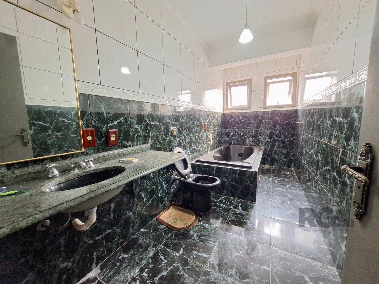 Casa com 537,00 m² com 04 dormitórios no Bairro Tristeza — foto 19