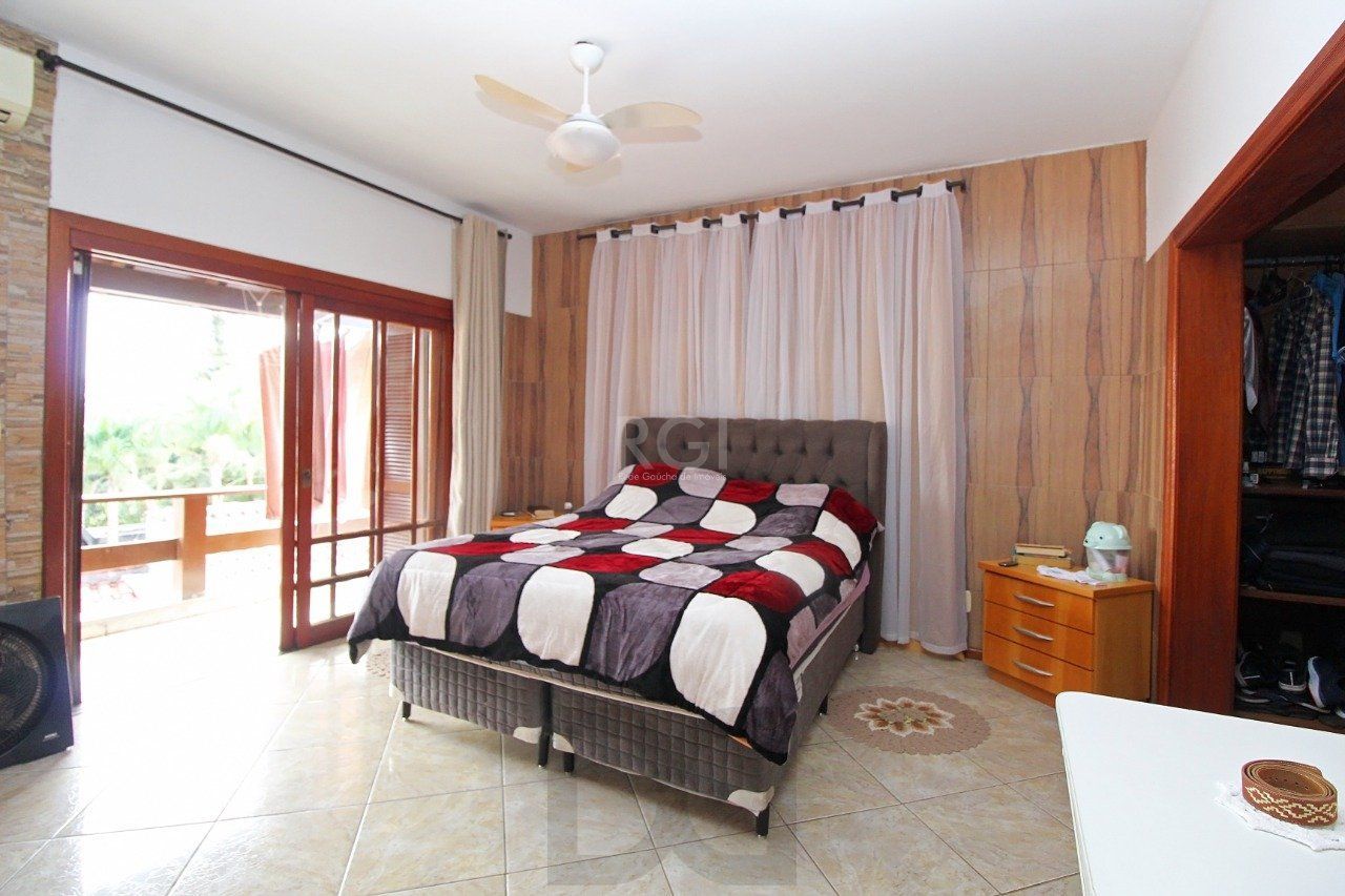 Casa para Venda - 339m², 3 dormitórios, 2 vagas - Vila Nova, Porto Alegre — foto 2