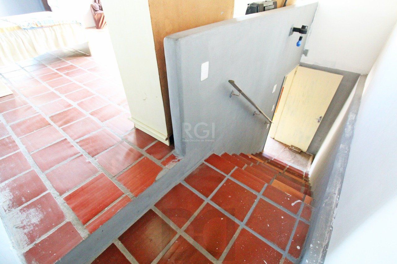 Casa 5 dormitórios, 1 suíte, 2 vagas de garagem, no bairro Camaquã, Poa/RS. — foto 32
