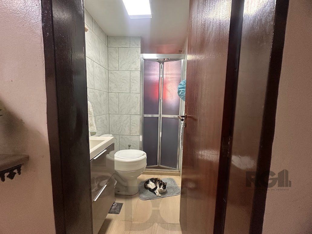 Apartamento a venda, dois dormitórios mobiliado no bairro Cristal. — foto 15
