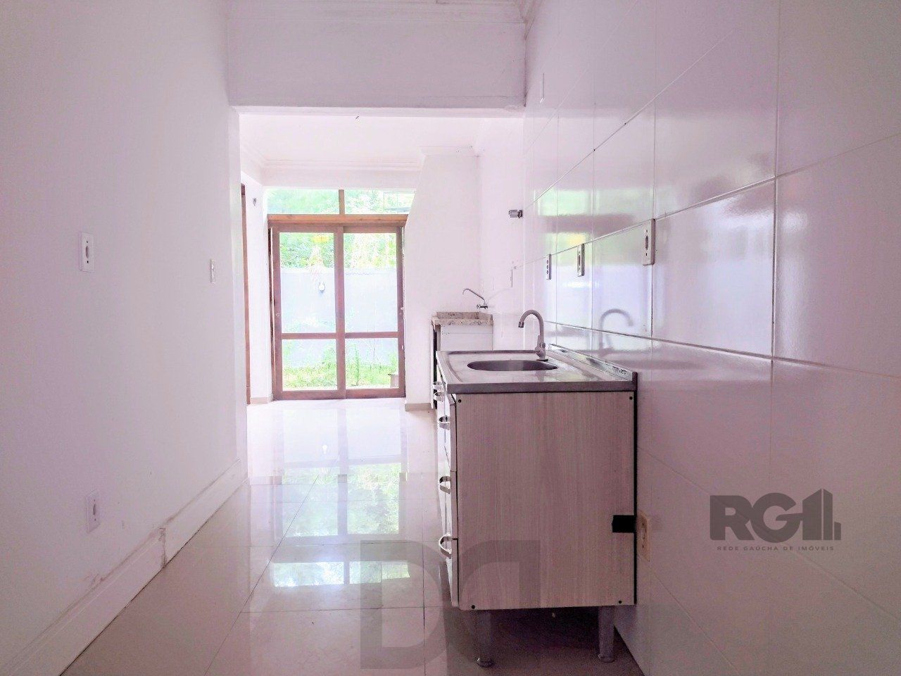 CASA TÉRREA - 2 DORMITÓRIOS, ÁREA COBERTA COM CHURRASQUEIRA , TERRAÇO - 02 VAGAS — foto 14