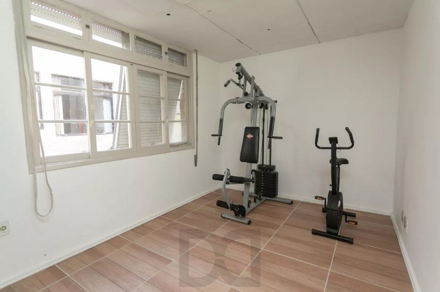 Amplo apartamento no Bairro Petrópolis com 2 vagas de garagem — foto 18