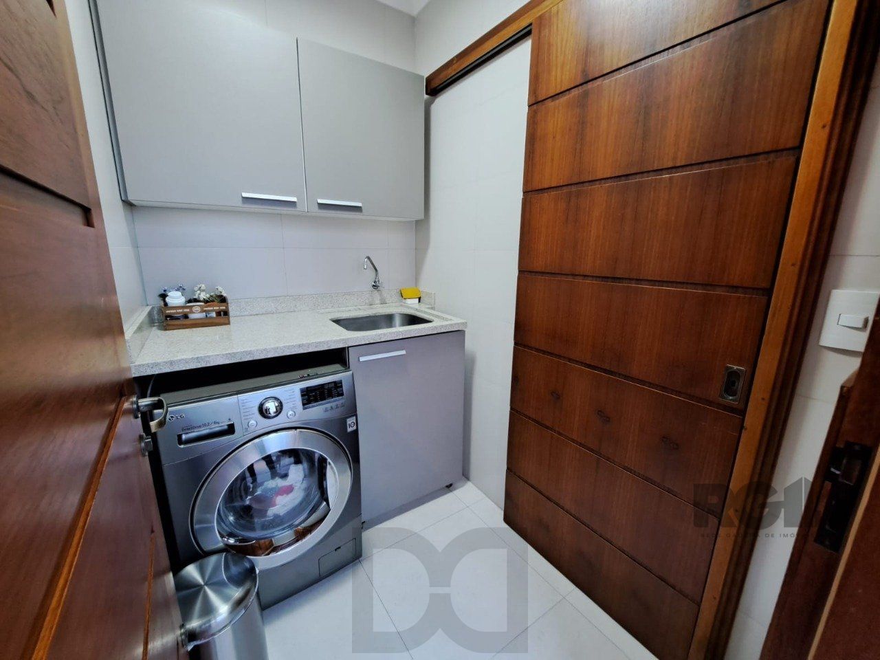 Casa em Condomínio com 03 quartos e 02 vagas no Bairro Nonoai — foto 27