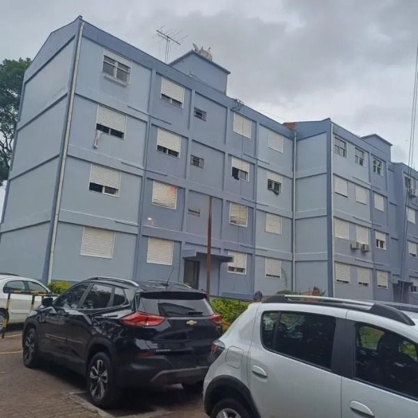 Apartamento de 3 dormitórios ,1 vaga rotativa ,portaria 24 horas , ultimo andar sem elevador ! — foto 2