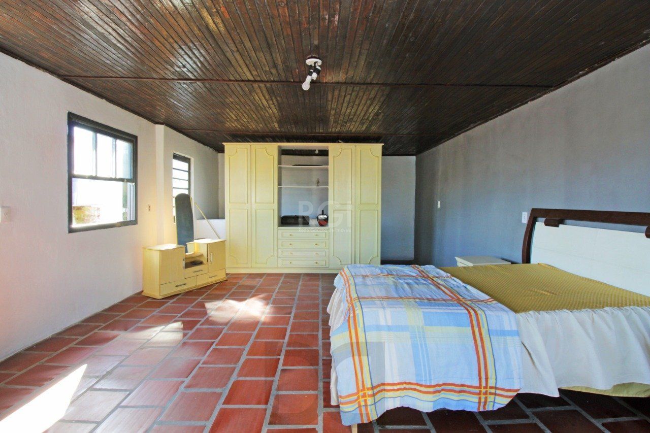Casa 5 dormitórios, 1 suíte, 2 vagas de garagem, no bairro Camaquã, Poa/RS. — foto 29