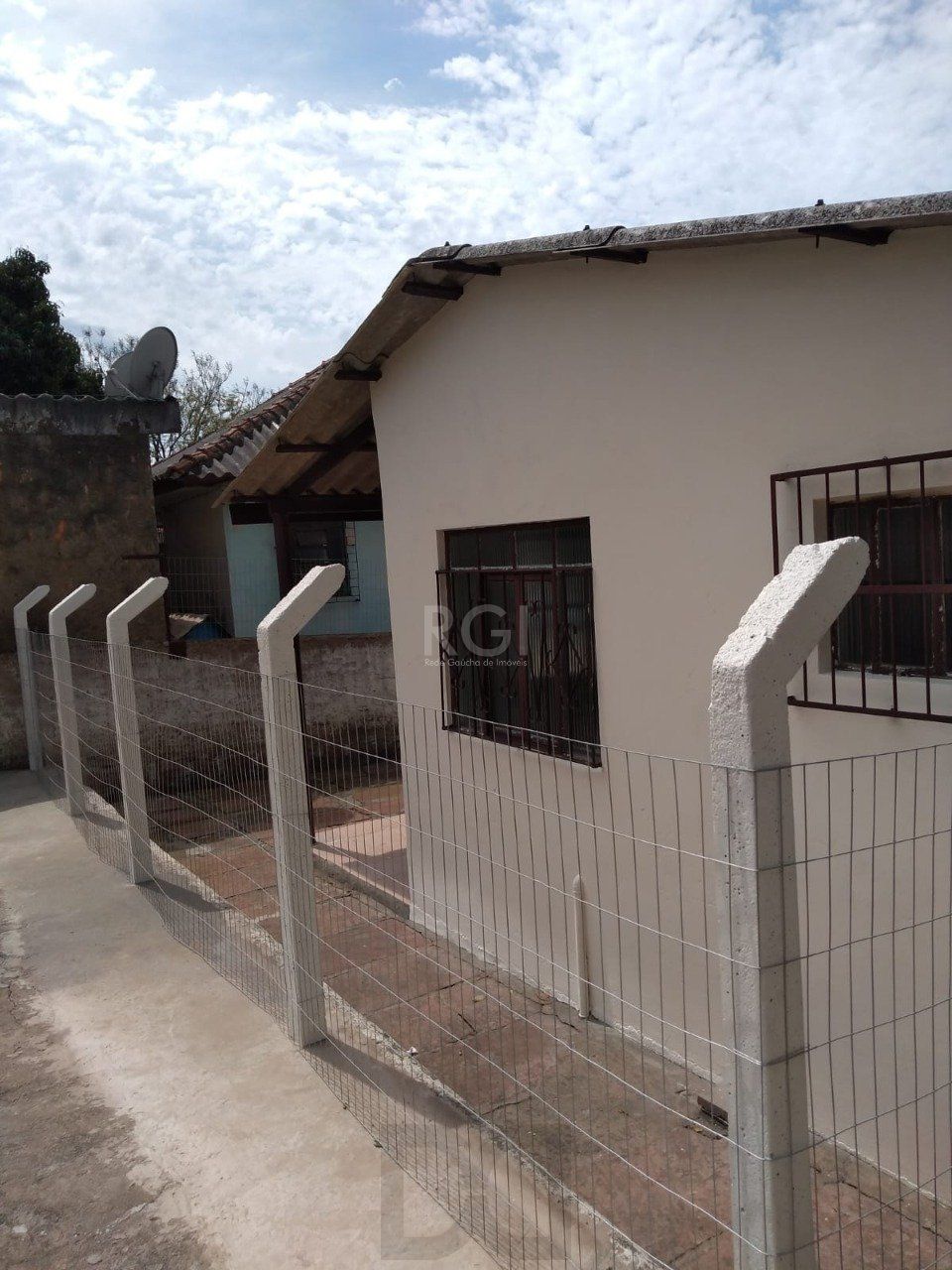 Duas casas no mesmo terreno no bairro Rubem Berta — foto 32