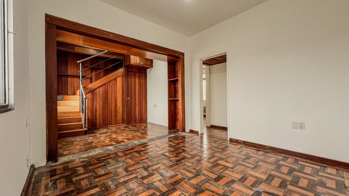 Apartamento com 02 quartos e 01 vaga, no Bairro Navegantes em Porto Alegre — foto 3