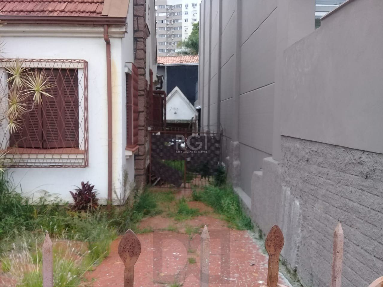 Casa de 4 dormitórios na Av. Teresópolis bairro Teresópolis — foto 4