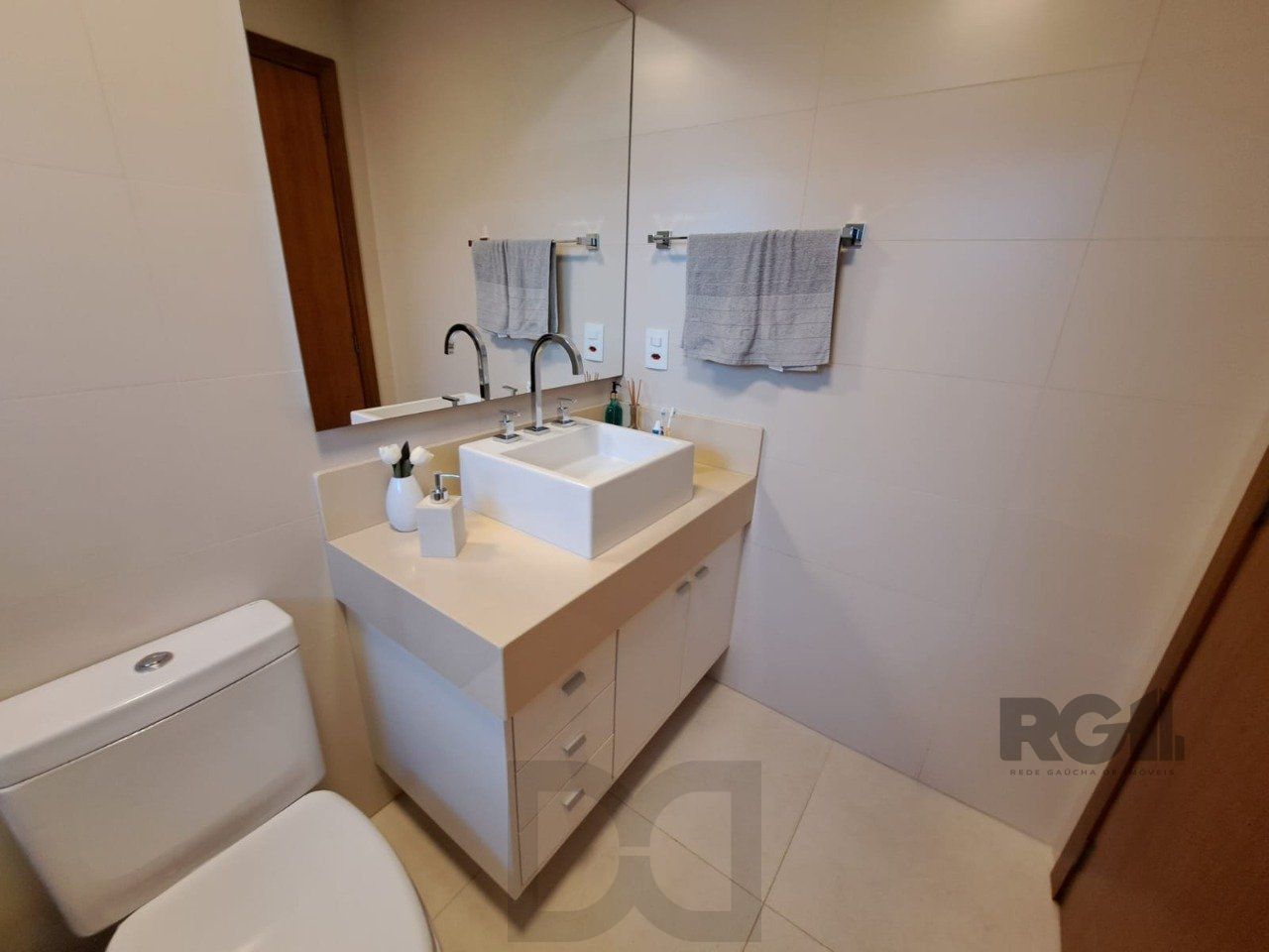 Casa em Condomínio com 03 quartos e 02 vagas no Bairro Nonoai — foto 39