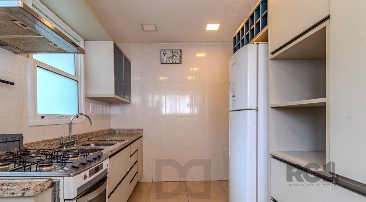 Casa em Condomínio com 04 Quartos - 4 vagas, 200,36 m² de área privativa - LOMBA DO PINHEIRO — foto 13