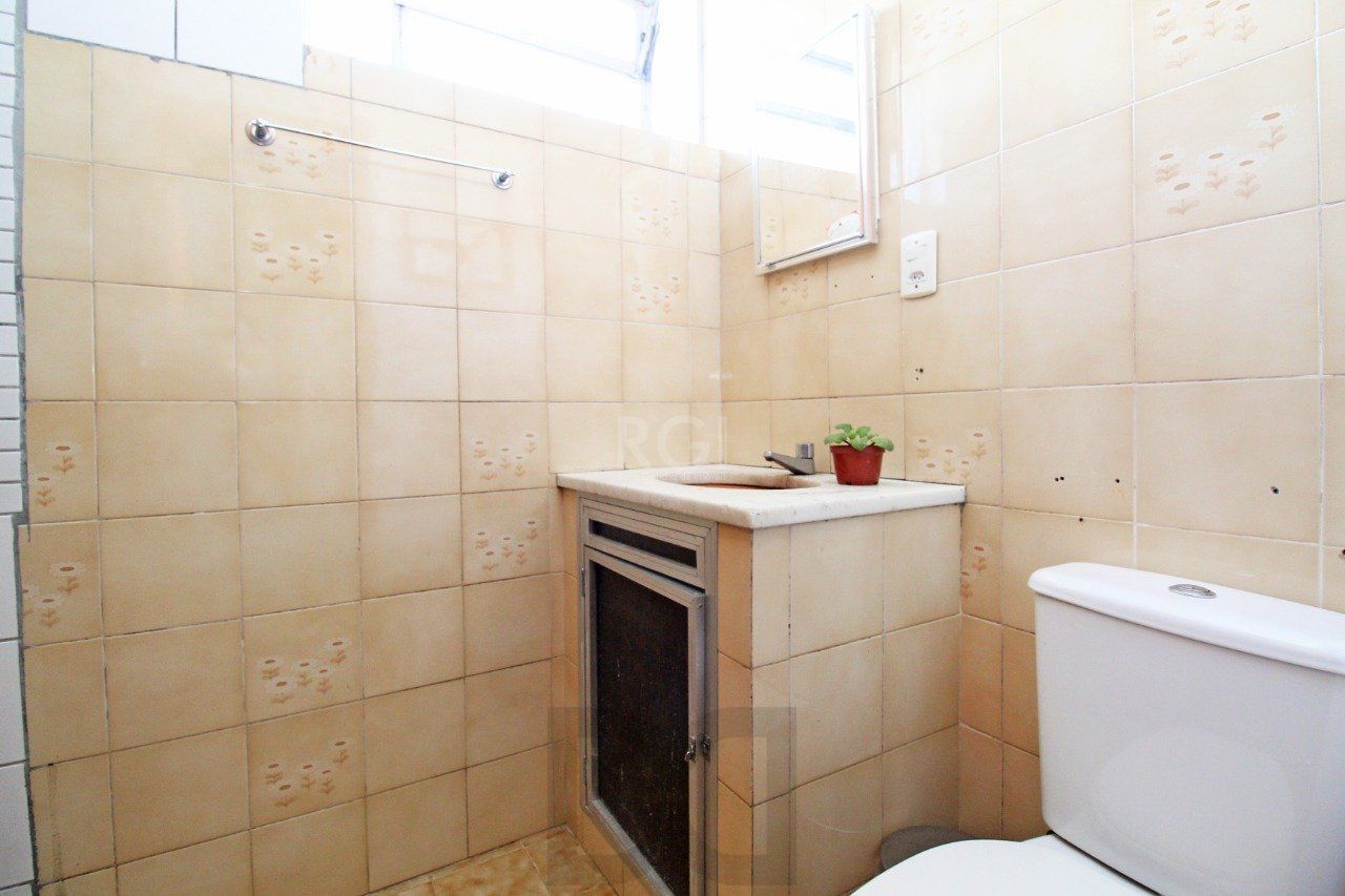 Casa 5 dormitórios, 1 suíte, 2 vagas de garagem, no bairro Camaquã, Poa/RS. — foto 19