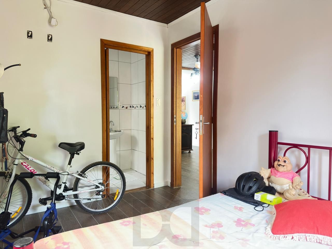 Casa de alvenaria toda reformada e mobiliada no bairro Lami — foto 8
