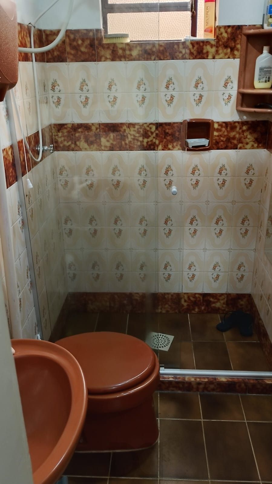 Casa térrea com 2 dormitórios na casa da frente e no fundos ,um galpão de alvenaria , churrasqueira ! — foto 12