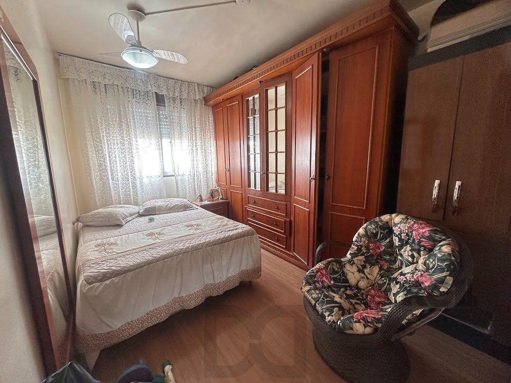 Apartamento a venda, dois dormitórios mobiliado no bairro Cristal. — foto 23