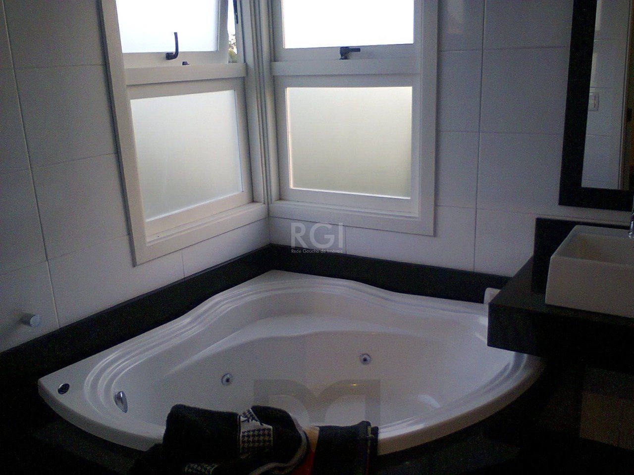 Casa para Venda - 272m², 3 dormitórios, sendo 1 suítes, 2 vagas - Hípica — foto 10