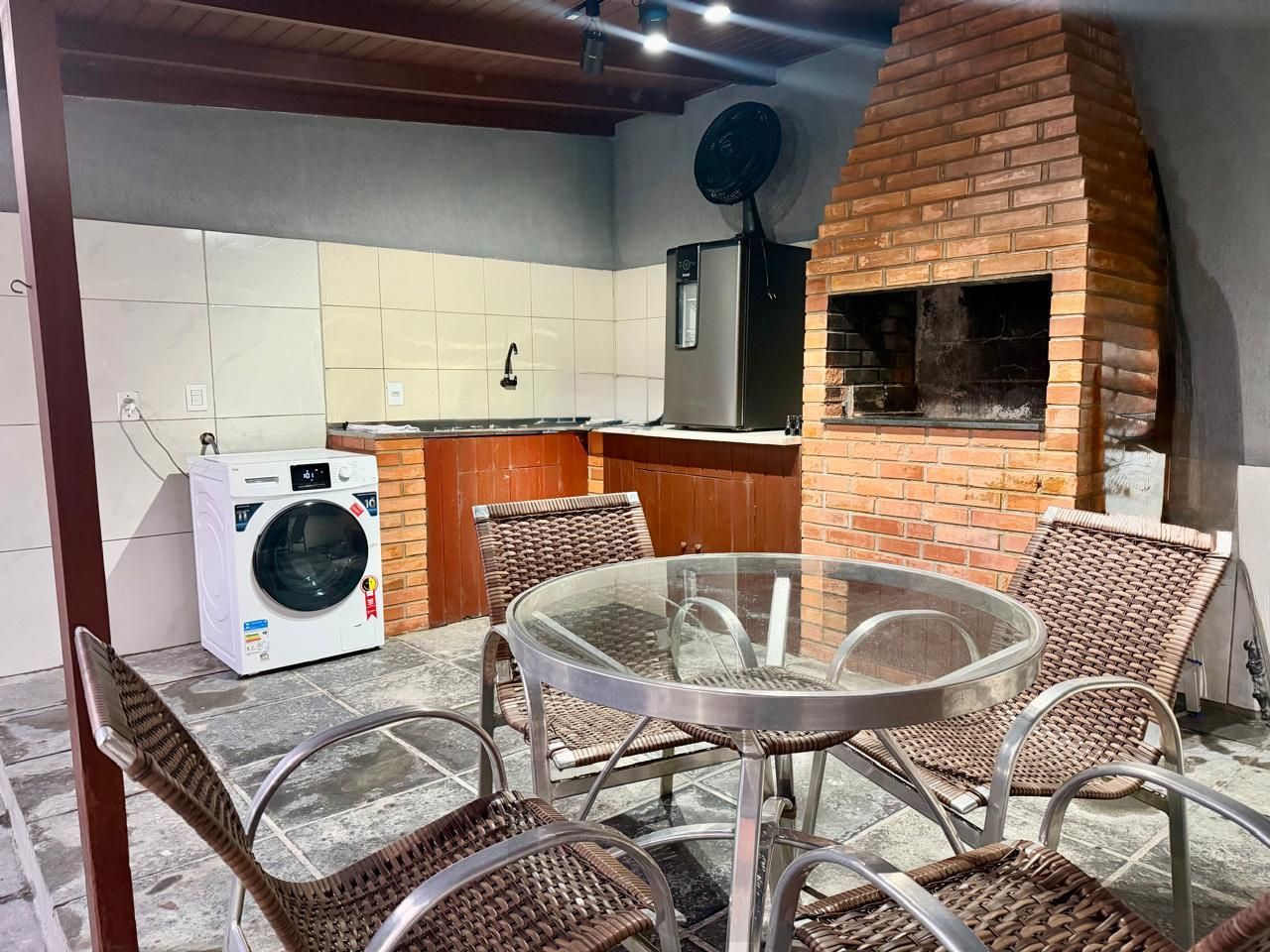 Casa mobiliada dois dormitórios e vaga no bairro Hipica. — foto 10