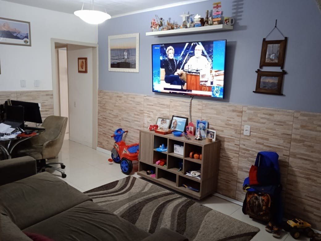 Casa para Venda - 140m², 5 dormitórios, 2 vagas - Cavalhada, Porto Alegre — foto 2
