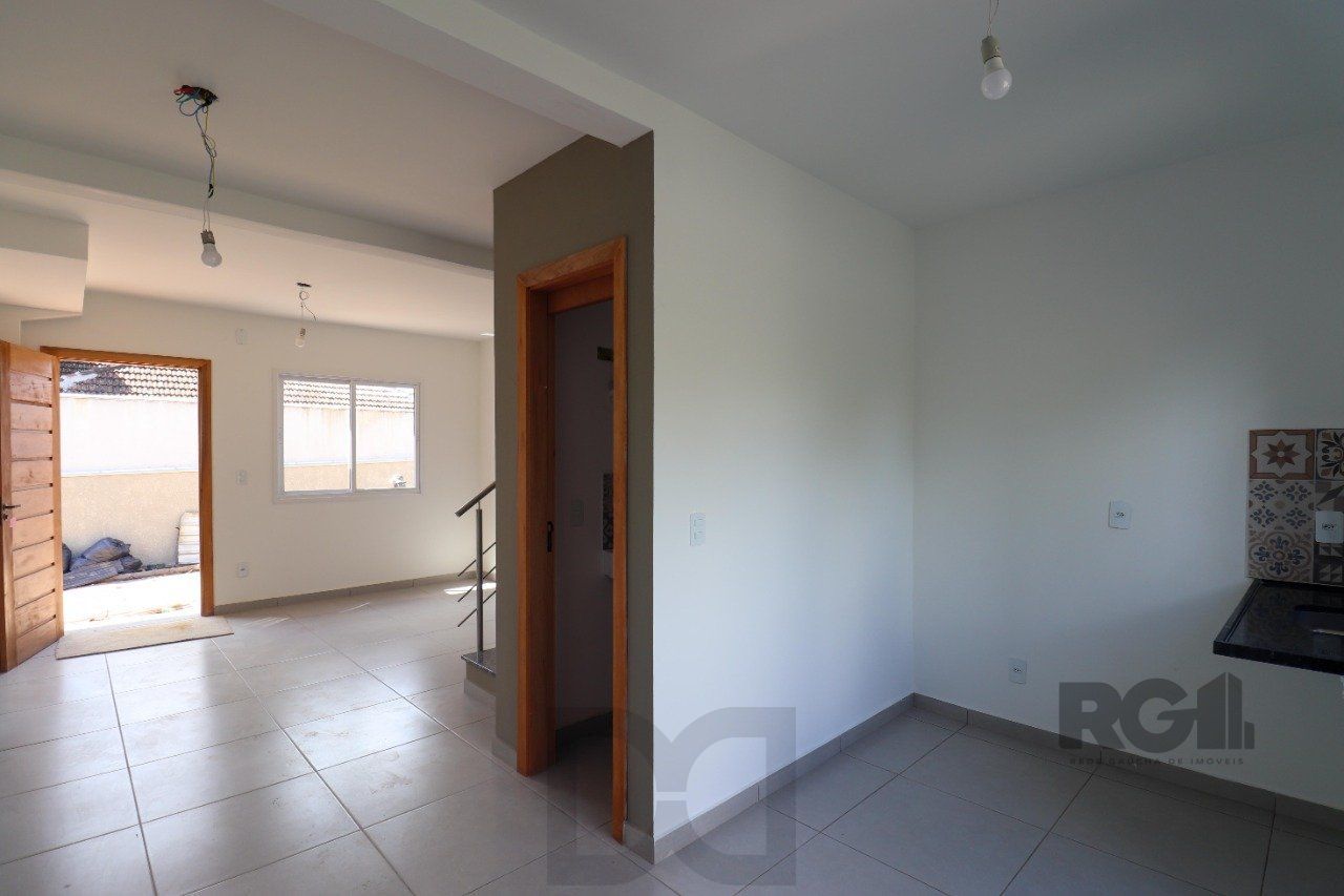 CASA ESTILO SOBRADO COM 2 QUARTOS E PÁTIO, À VENDA NO BAIRRO VILA NOVA, EM PORTO ALEGRE/RS — foto 20