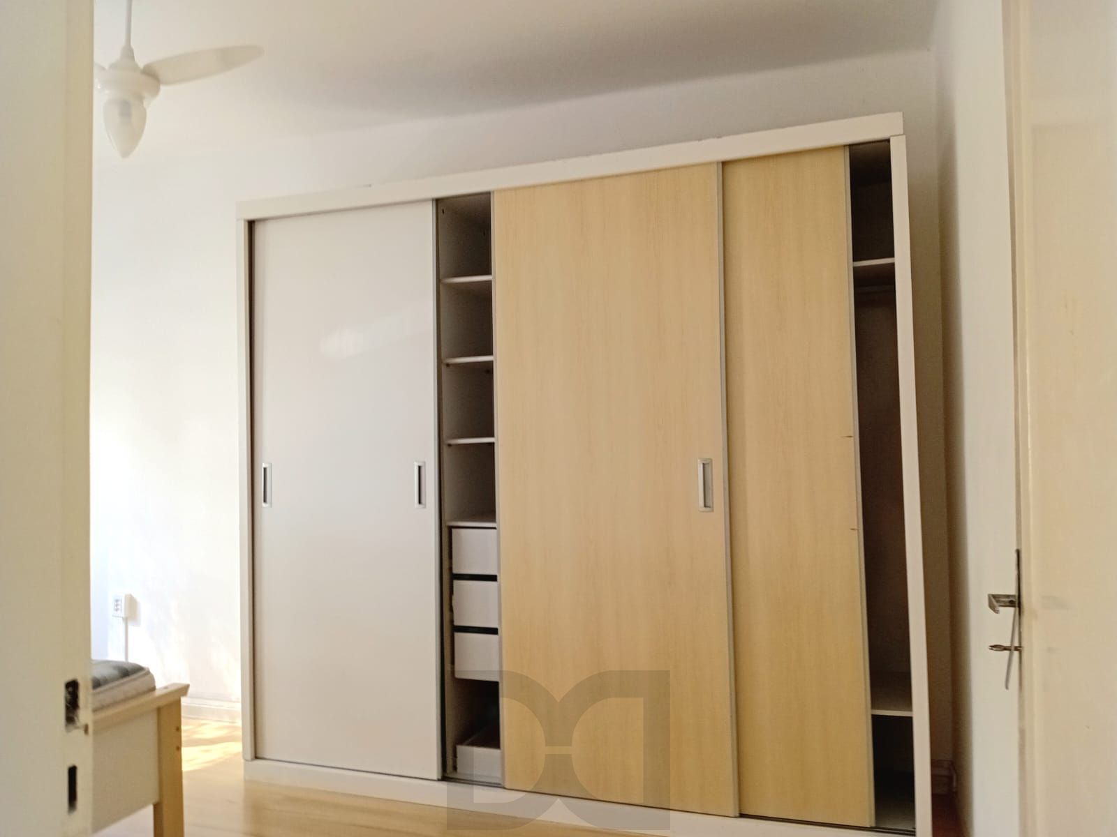 Apartamento 3 dormitórios, frente, sacada no bairro Santana - Porto Alegre - RS — foto 19