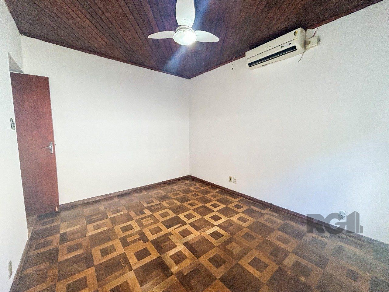 Casa 03 quartos, peças amplas, 03 dormitórios, salão de festas -3 vagas - Cavalhada — foto 20