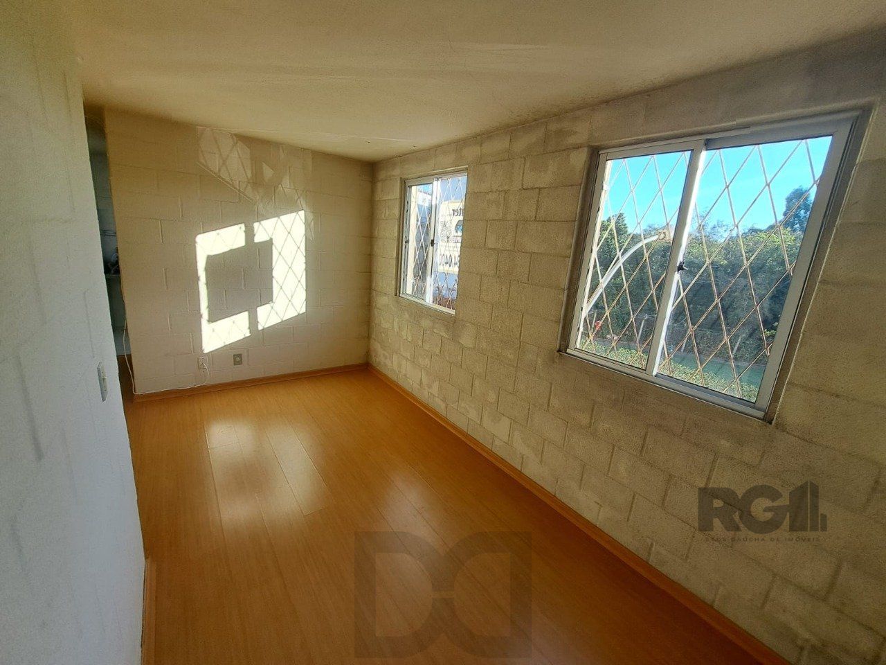 Apartamento semimobiliado de 2 dormitórios no bairro Vila Nova — foto 3