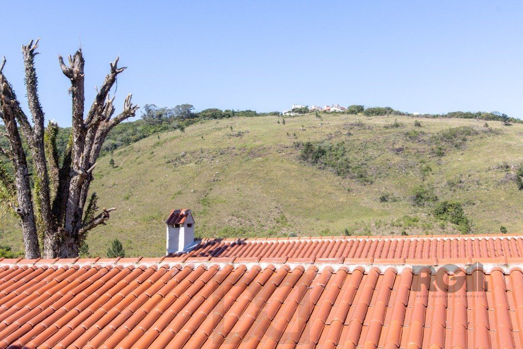 LINDA CASA EM CONDOMÍNIO JUNTO À NATUREZA — foto 26