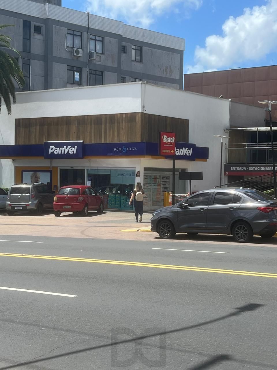 Apartamento à Venda com 02 Quartos na Av do Forte, Vila Ipiranga em Porto Alegre — foto 2