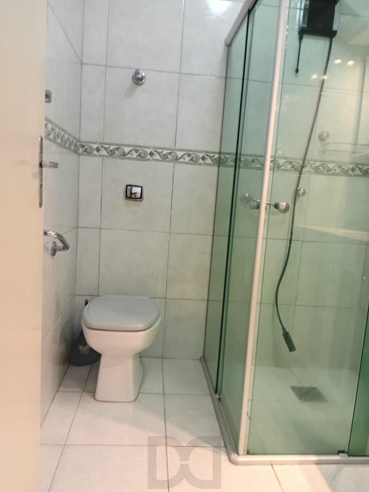 Apartamento 3 dormitórios, frente, sacada no bairro Santana - Porto Alegre - RS — foto 22