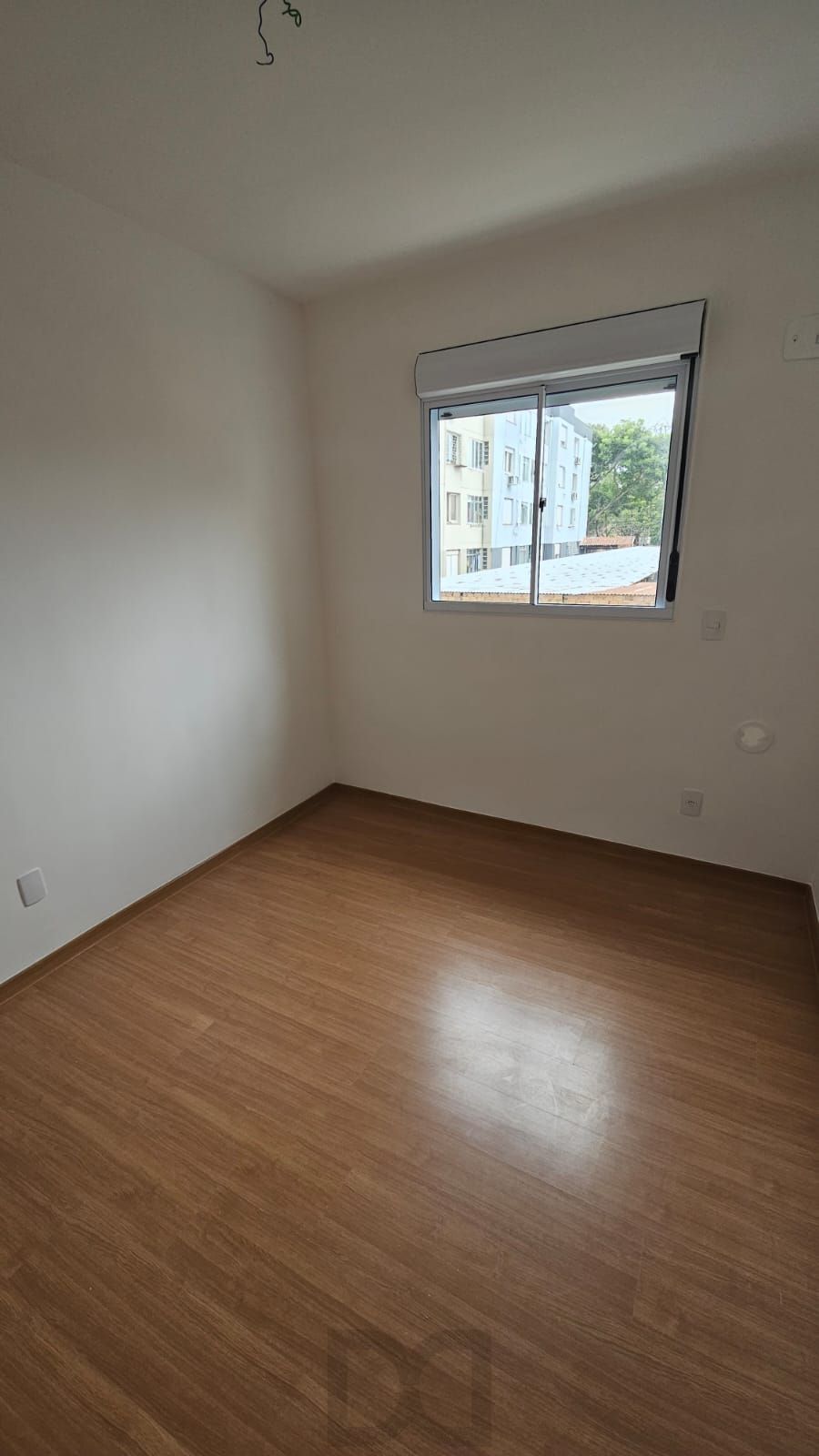 Apartamento 2 dormitórios , suíte , sacada com churrasqueira , 1 vaga de garagem coberta ! — foto 2
