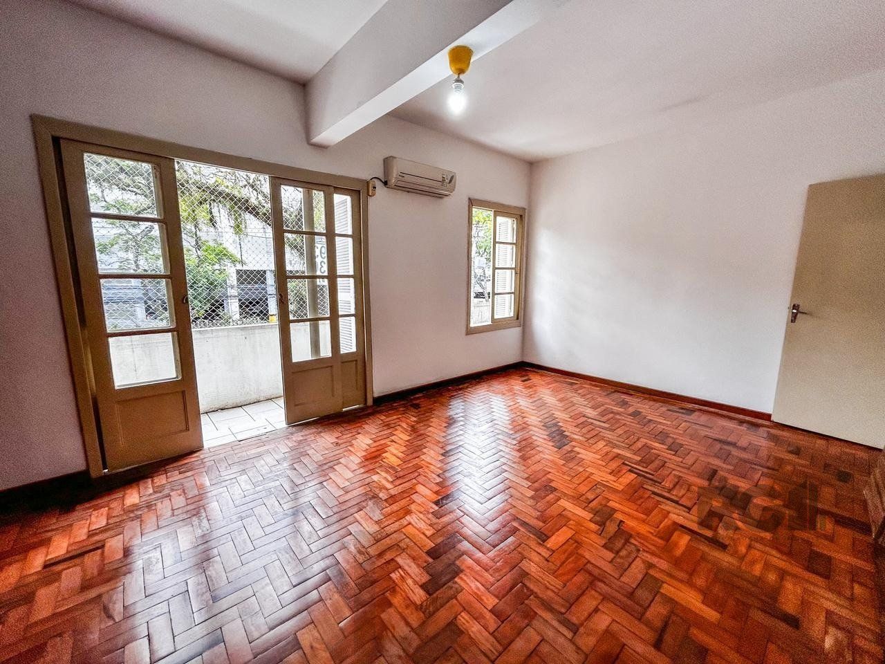 Apartamento com 3 quartos, 1 suíte, no bairro Rio Branco, Porto Alegre/RS — foto 1