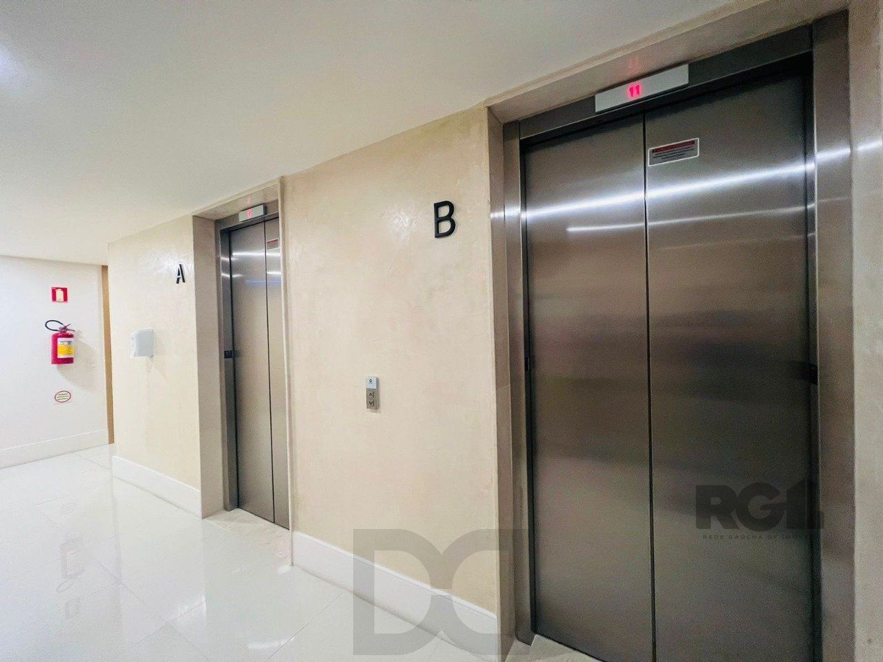 Sala Comercial com 33m² no MEDPLEX Assis Brasil !!! — foto 2