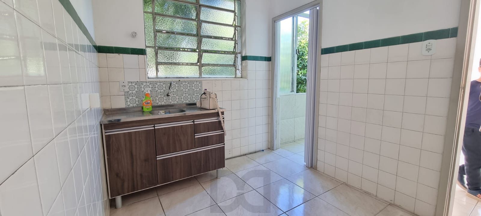 Cozinha com despensa: 3,81 x 6,29m= 11,96m²