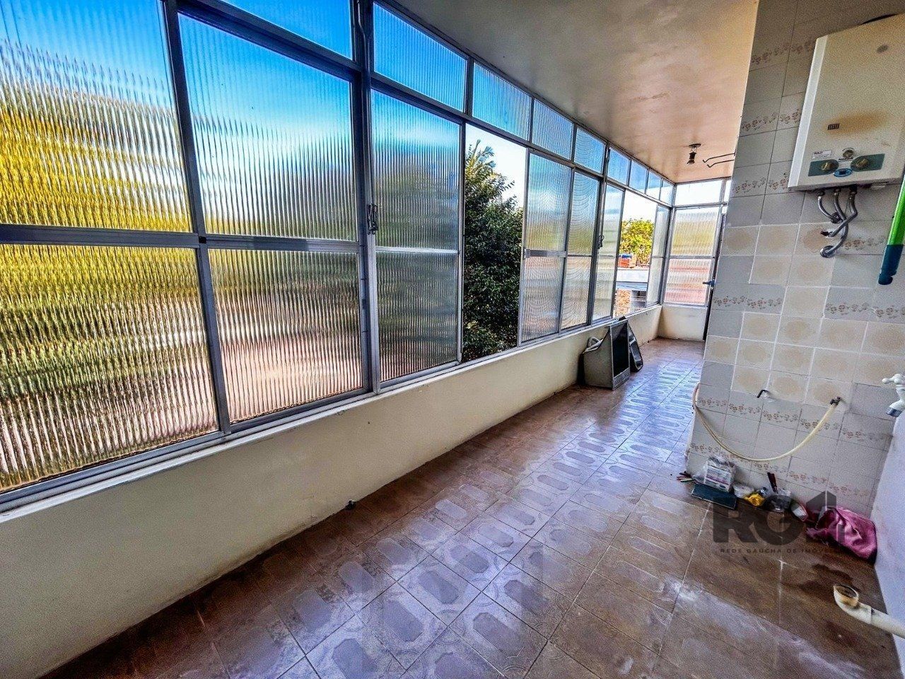 Casa com 2 salas comerciais, 3 quartos, vaga de garagem churrasqueira, suíte, no bairro Cavalhada, Porto Alegre/RS — foto 28