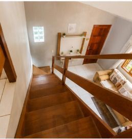 Casa 4 domitorios sendo uma suite com 6 vagas em 195m2 no bairro Guaruja. — foto 12