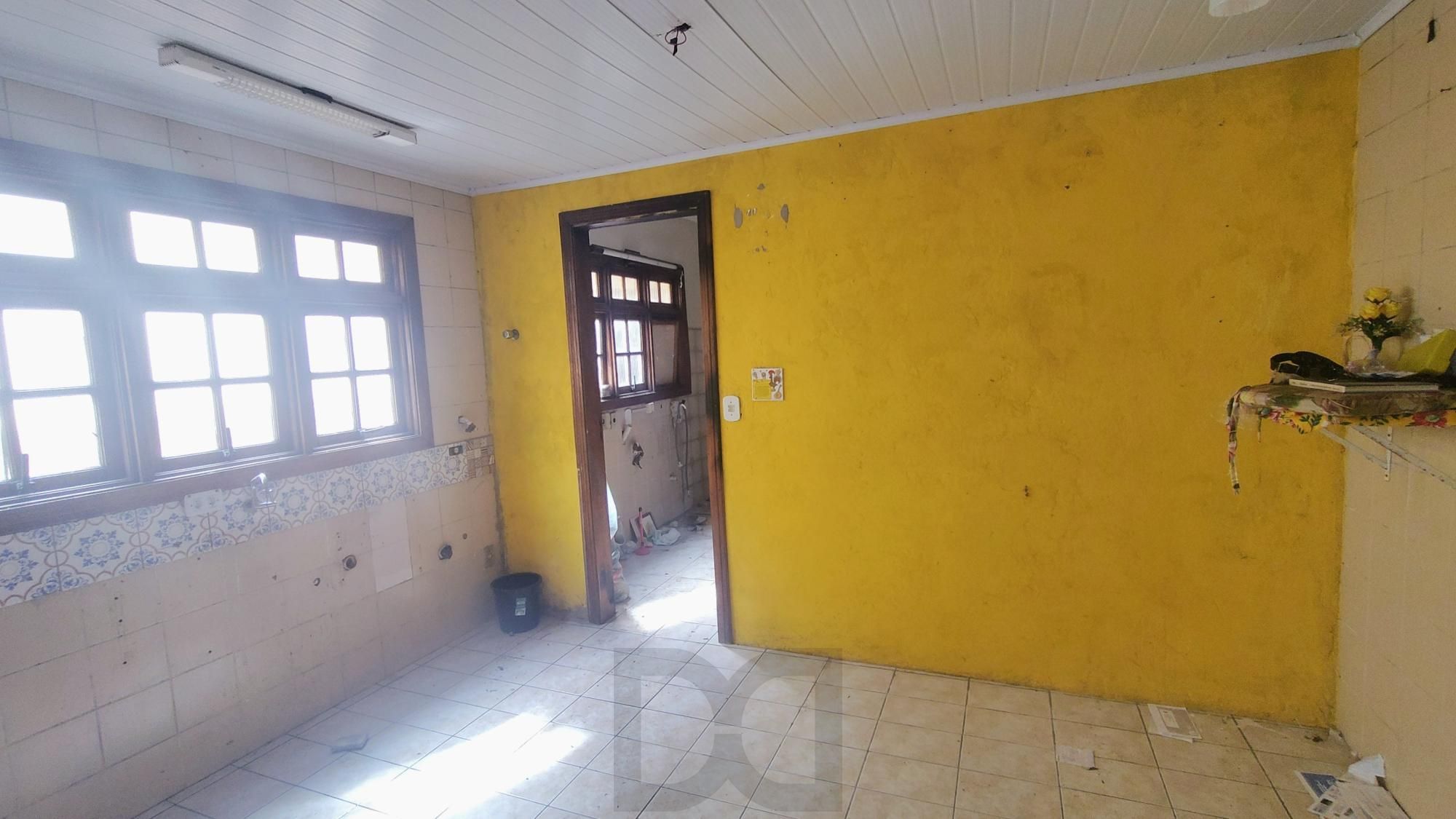 Sobrado com 3 dormitórios com suíte e 2 vagas de garagem ! — foto 3